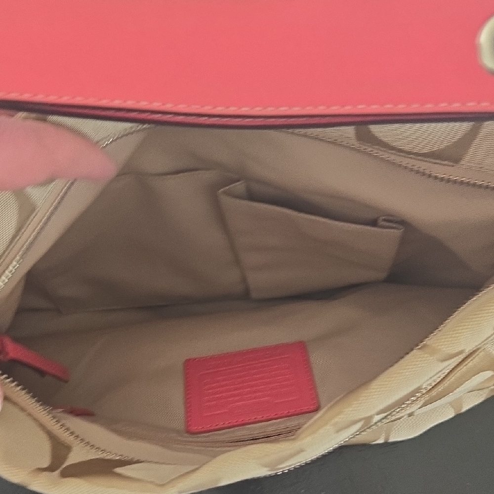 Stylish Tan Shoulder Bag - Picture 5 of 10
